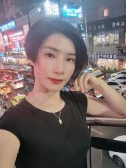 短发御姐娜娜
