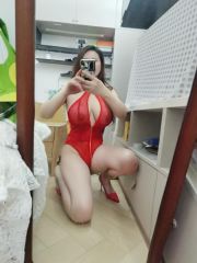 大奶水多骚妇