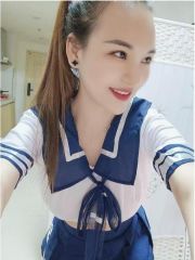 制服御姐圆圆