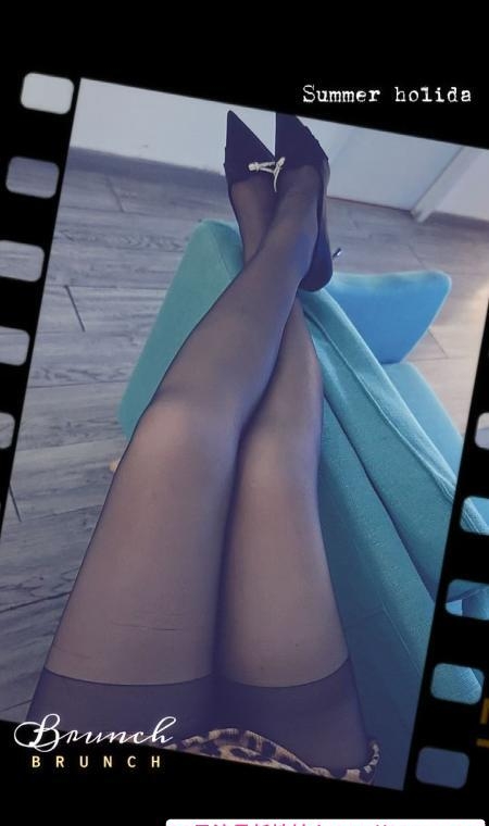 豹纹黑丝熟女  