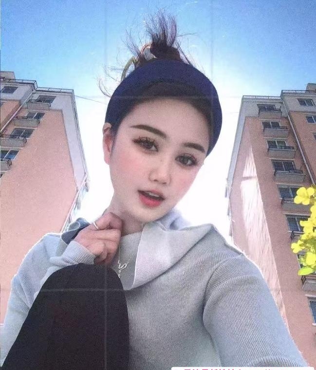 晚晚老师  