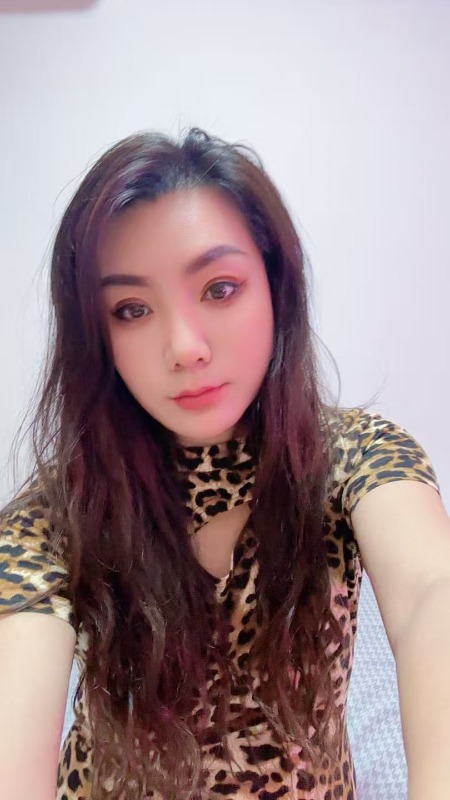 肥臀大胸妮妮