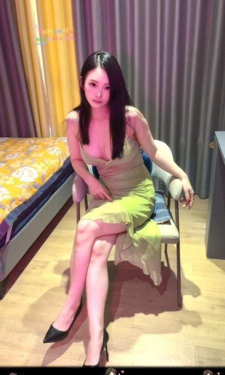 苗苗小蛮腰