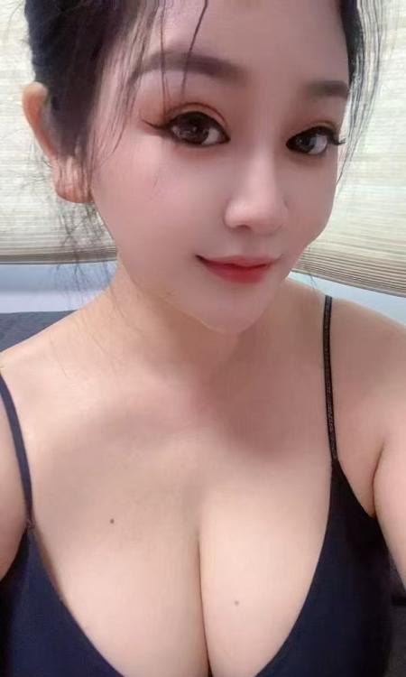 波霸骚少妇