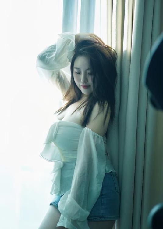 白嫩奶牛莎莎