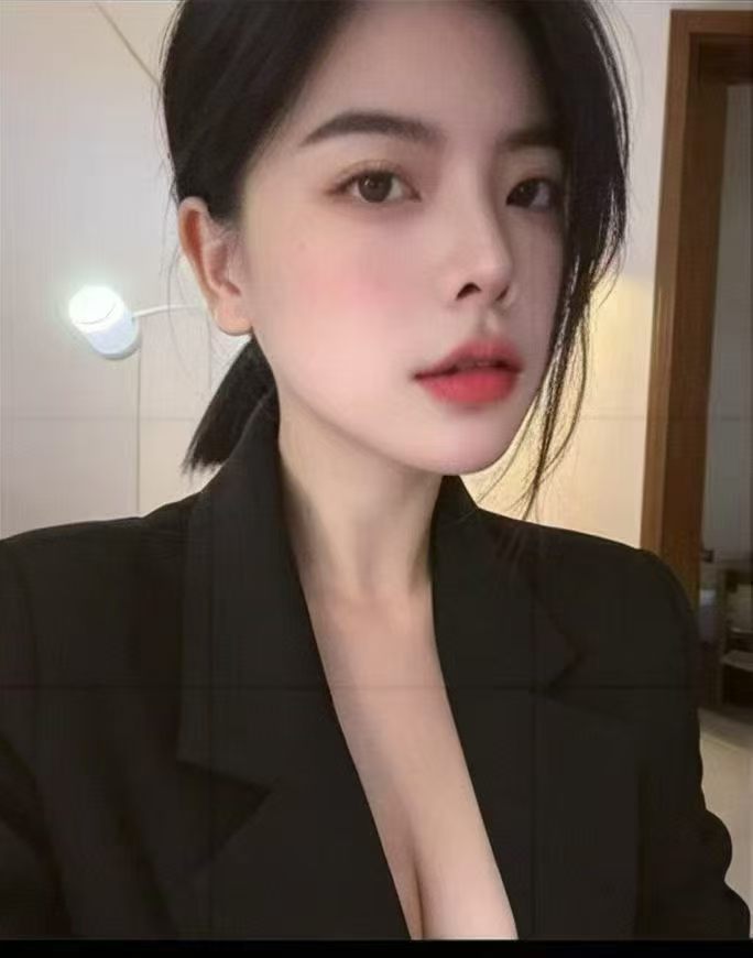 马群笑笑