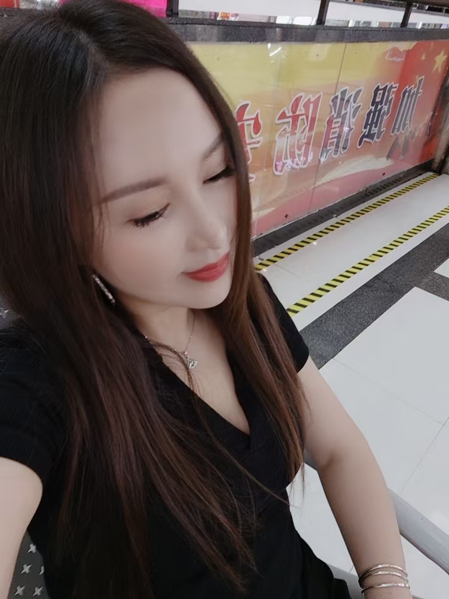 二刷妩媚多姿的福宝