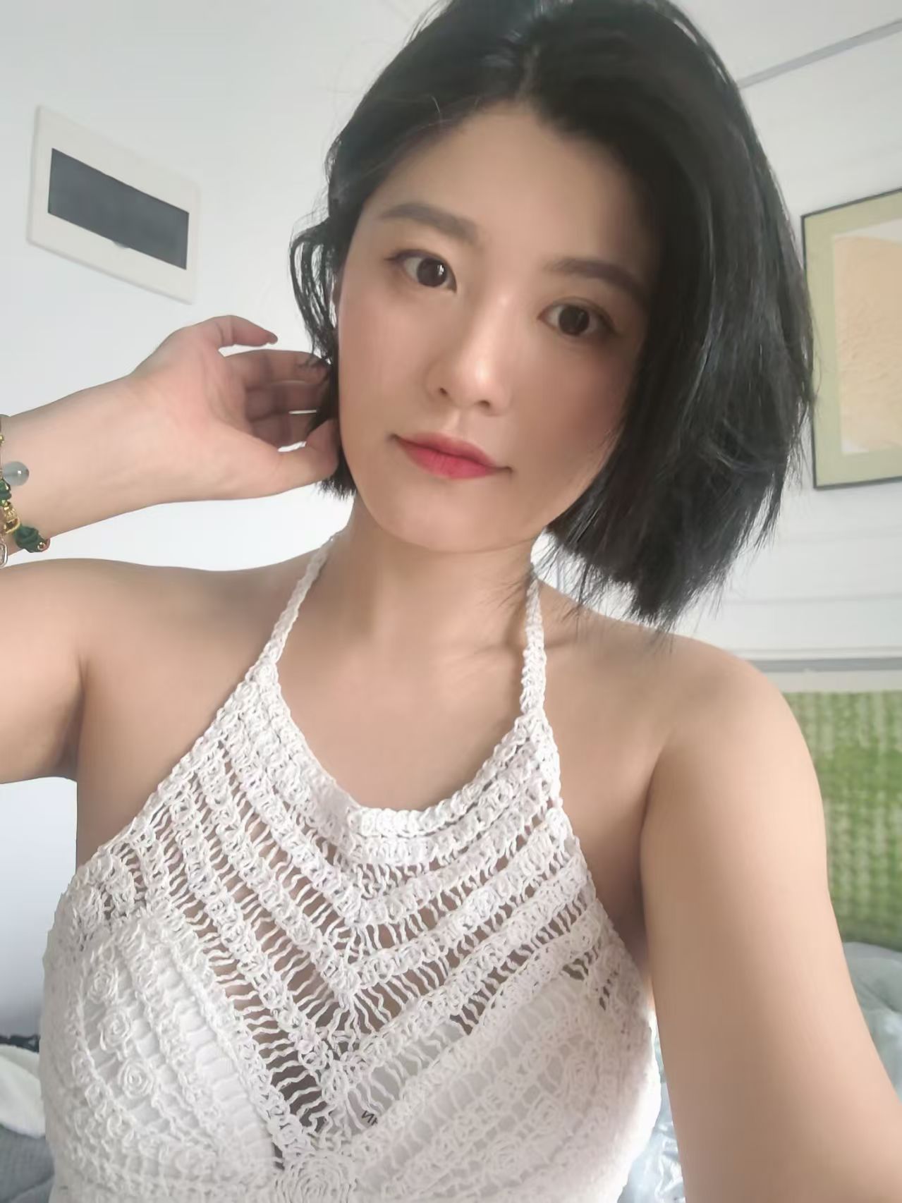 性感火辣短发雅妹