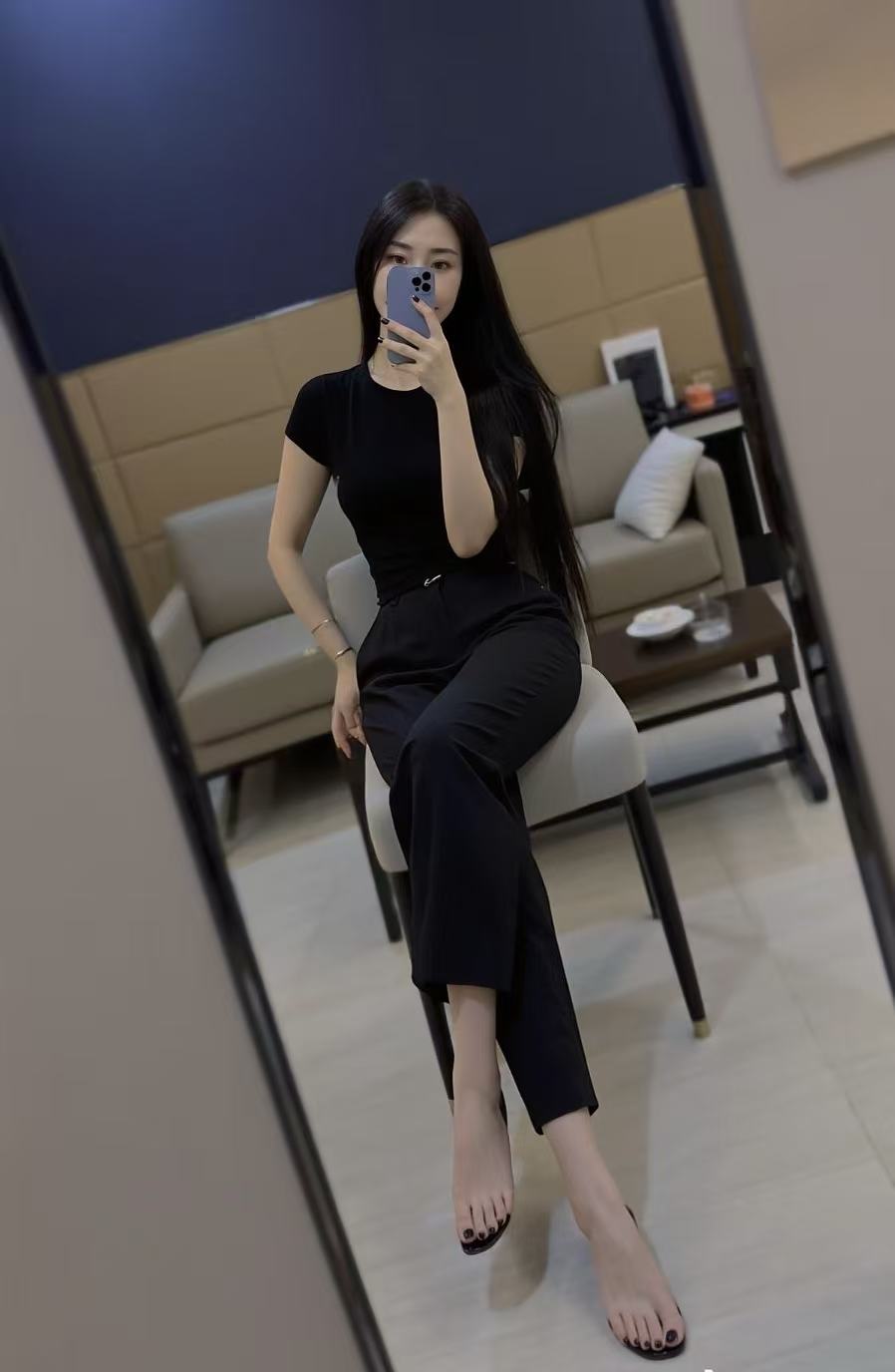 兼职肤白大胸小姐姐
